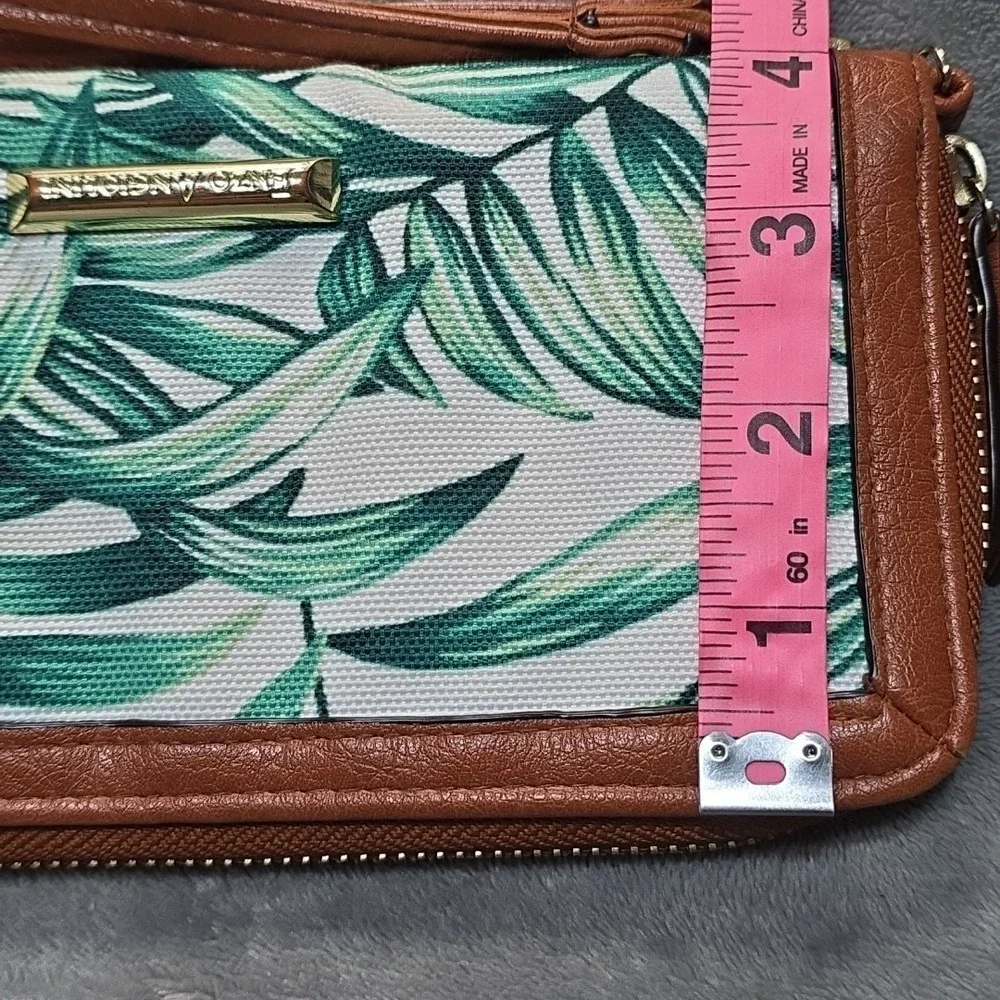 Enzo Angiolini Bamboo Leaf Canvas And Leather Wallet‎ 8x4 Zippered